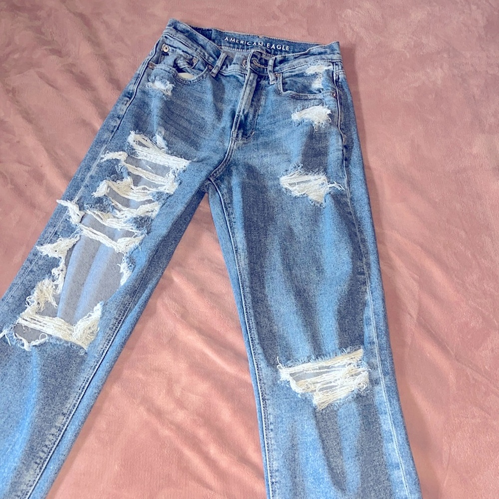 American Eagle Jeans, Size 2 Regular and stretchy straight legged jeans.